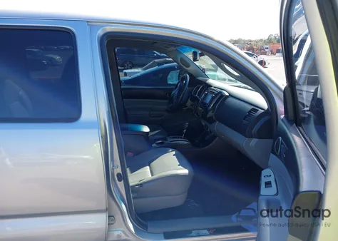 2013 Toyota Tacoma Base V6 z USA, uszkodzony, nr VIN 5TFLU4EN0DX064159